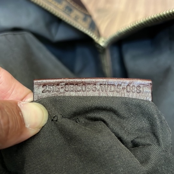 💯 % authentic Fendi shoulder/ totes bag - Picture 16 of 16